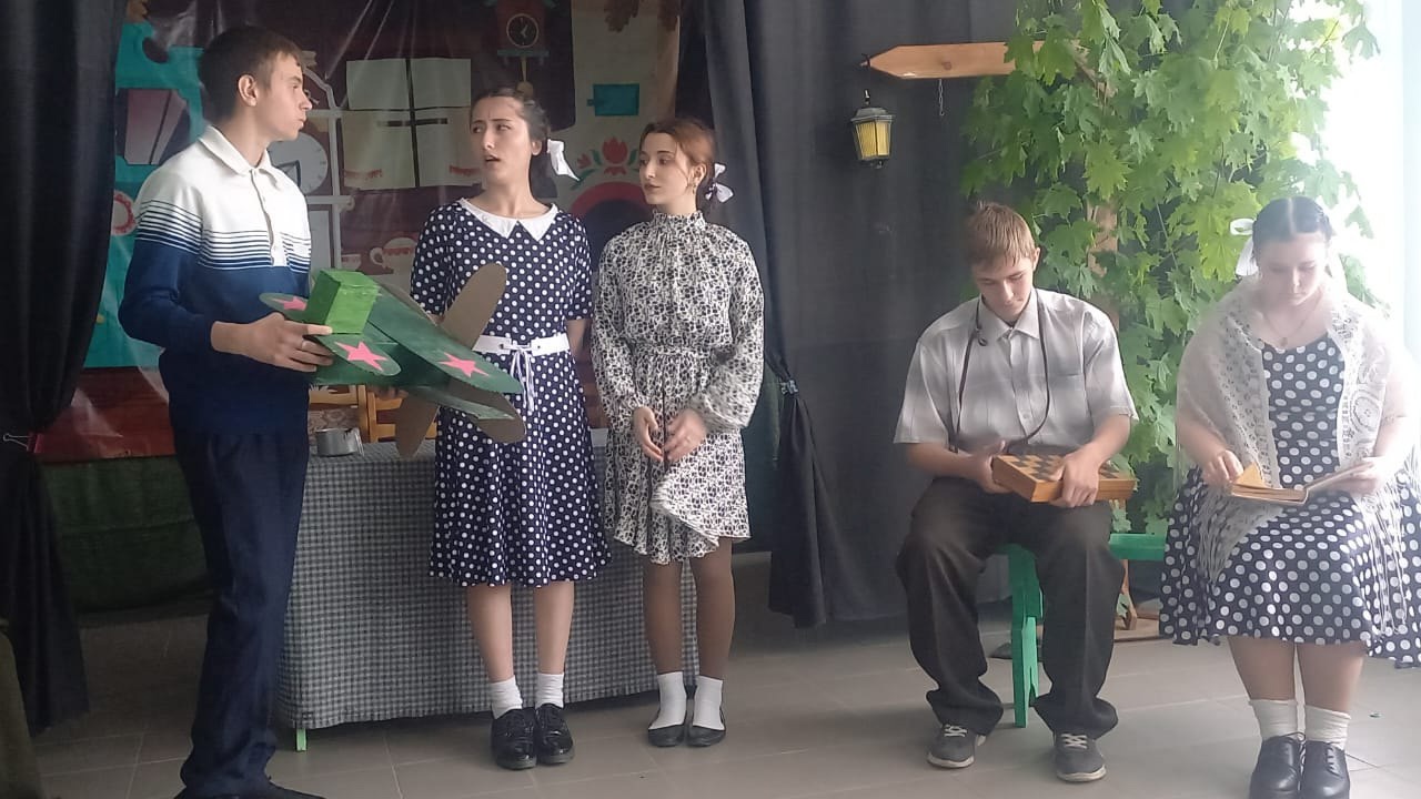 ВСПОМИНАЯ 41-Й....