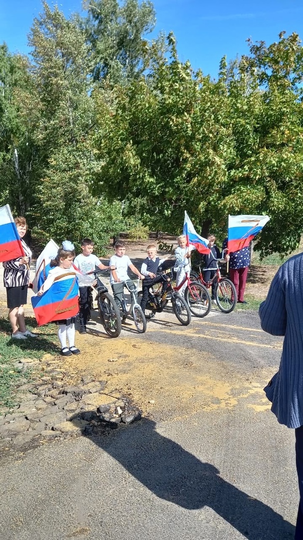 Велопробег школьников ко Дню России.