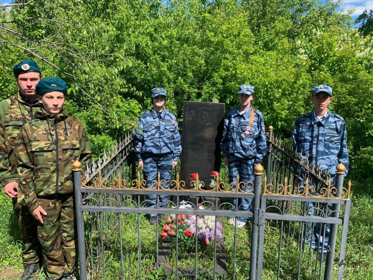 Возложение цветов.