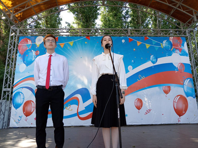 Накануне Дня России мы стали участниками мероприятия &quot;Россия - Родина моя&quot; на площади райцентра.