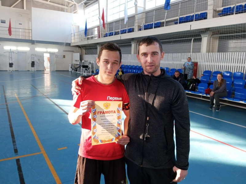 На базе спортивной школы состоялся Рождественский турнир по мини-футболу среди учащихся школ Базарно-Карабулакского муниципального района.